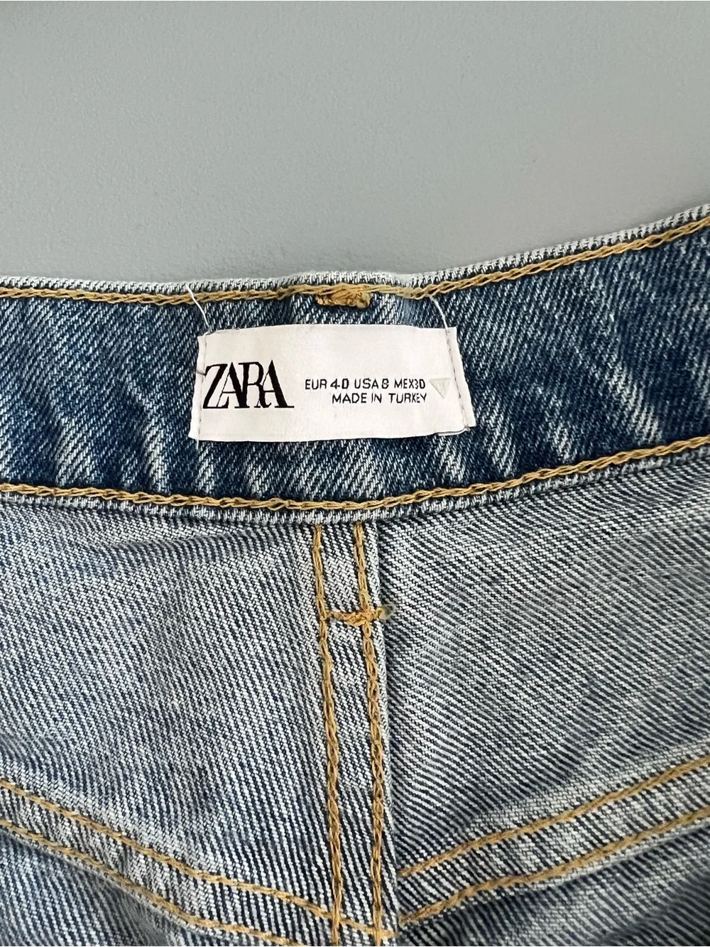 Zara women’s Light Blue Denim Carpenter Jeans